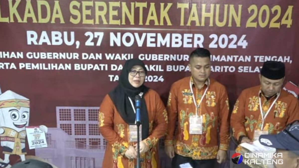 Ketua KPU Barito Selatan, Roslina, memberikan keterangan kepada pers terkait pelaksanaan Pilkada Barito Selatan 2024 (foto: DINAMIKA KALTENG/akhmad madani)